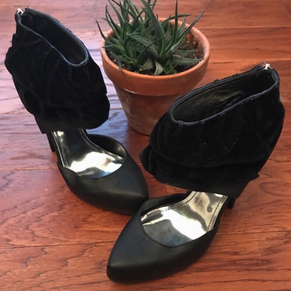 Rouge- black pumps